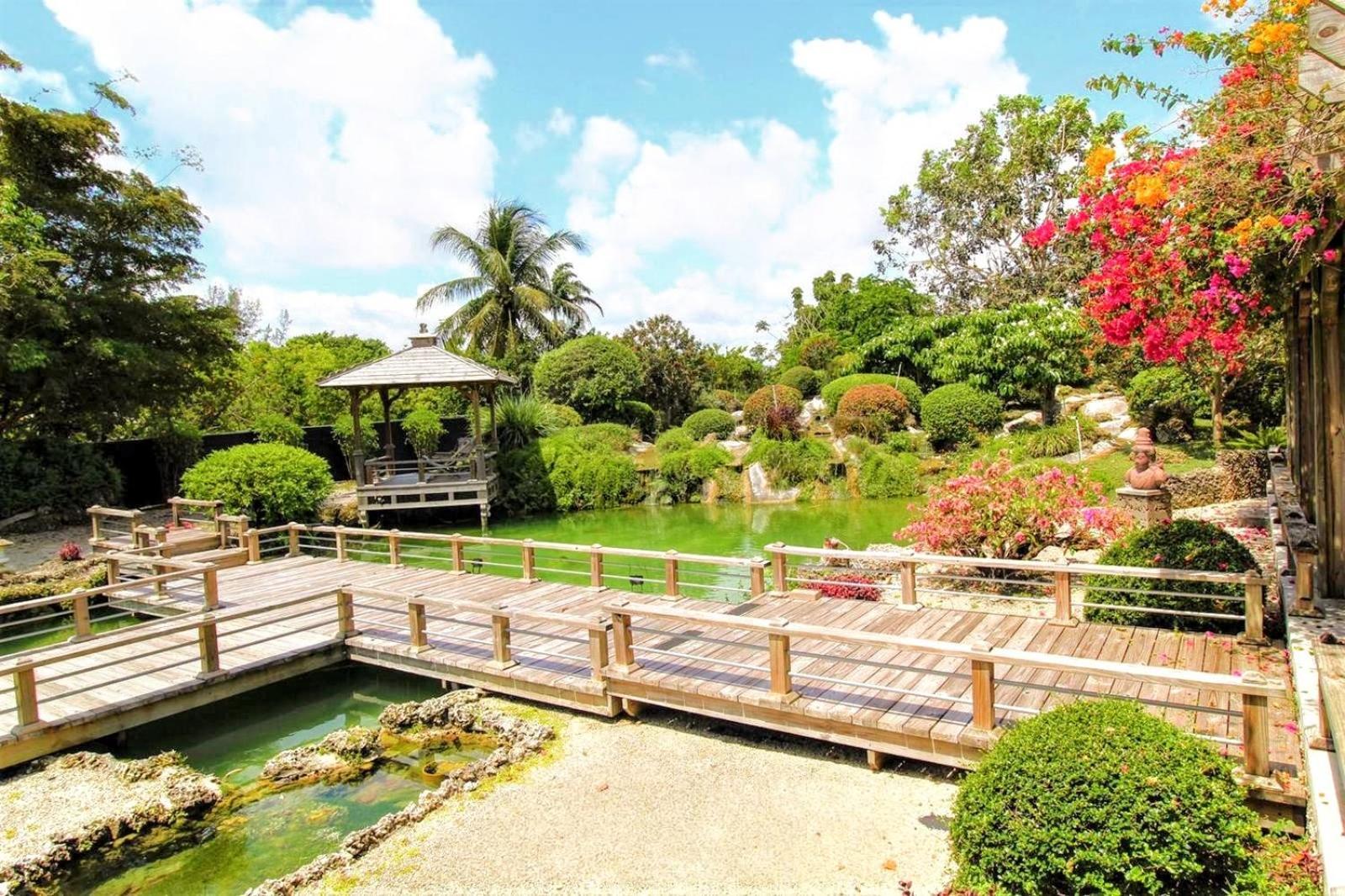 Вилла Magical Wonderkoi House In A Japanese Koi Garden Майами Экстерьер фото